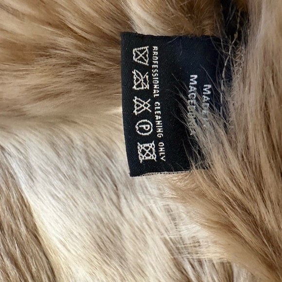 STEPHANE SARTE 100% Genuine Shearling, tan coat. US size S - Picture 13 of 16